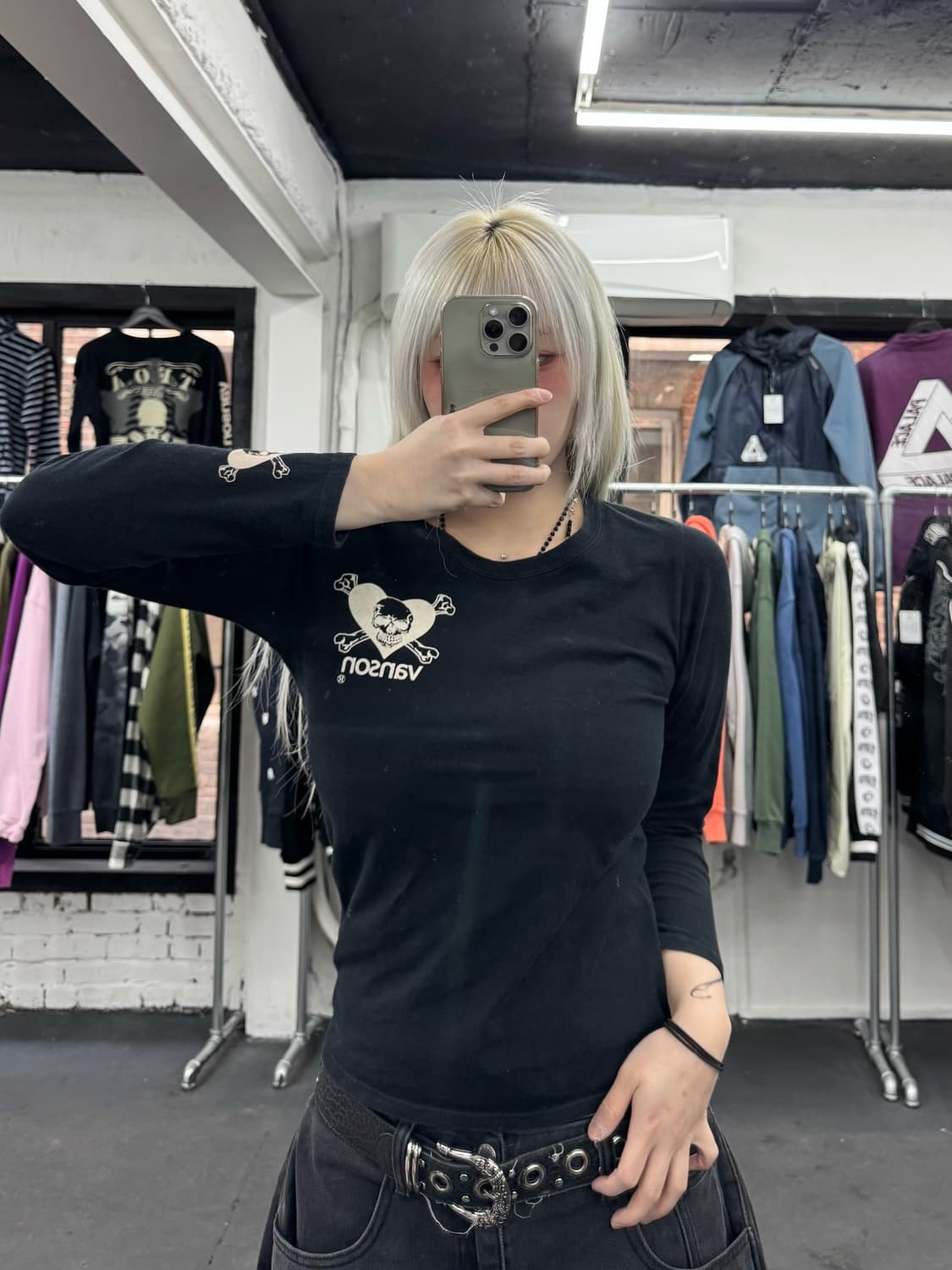 밴슨 레더 스컬 프린팅 롱슬리브 상품이미지2