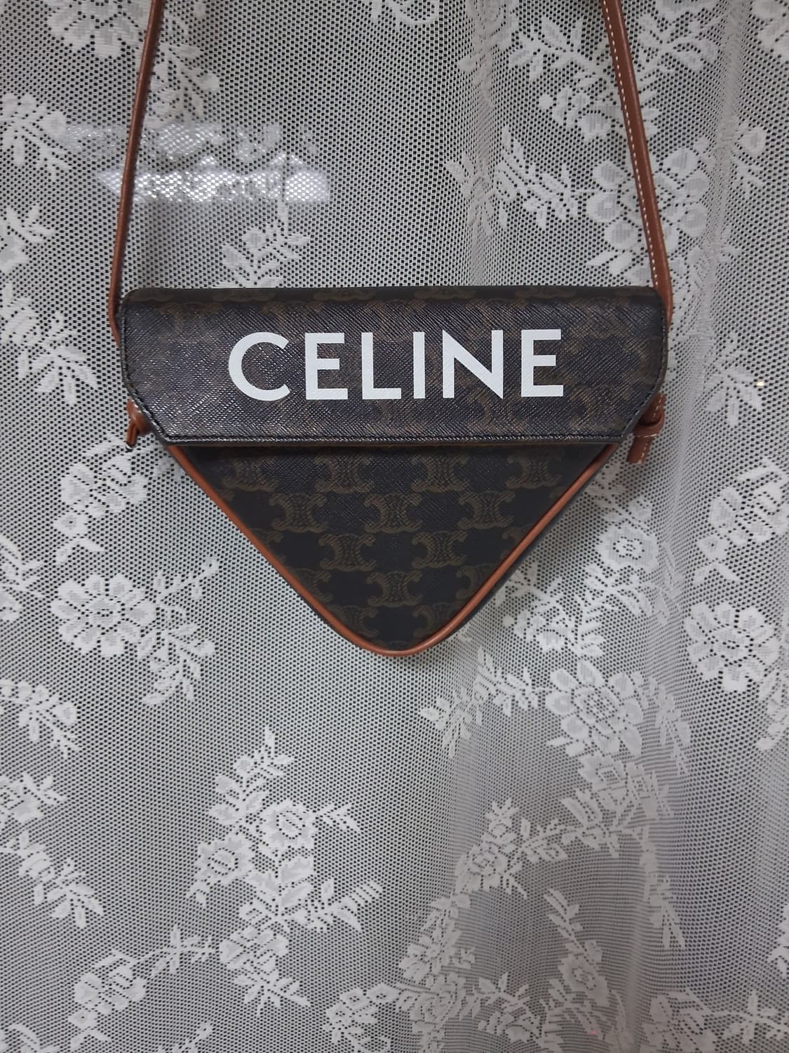 셀린느트라이앵글크로스백 상품이미지2