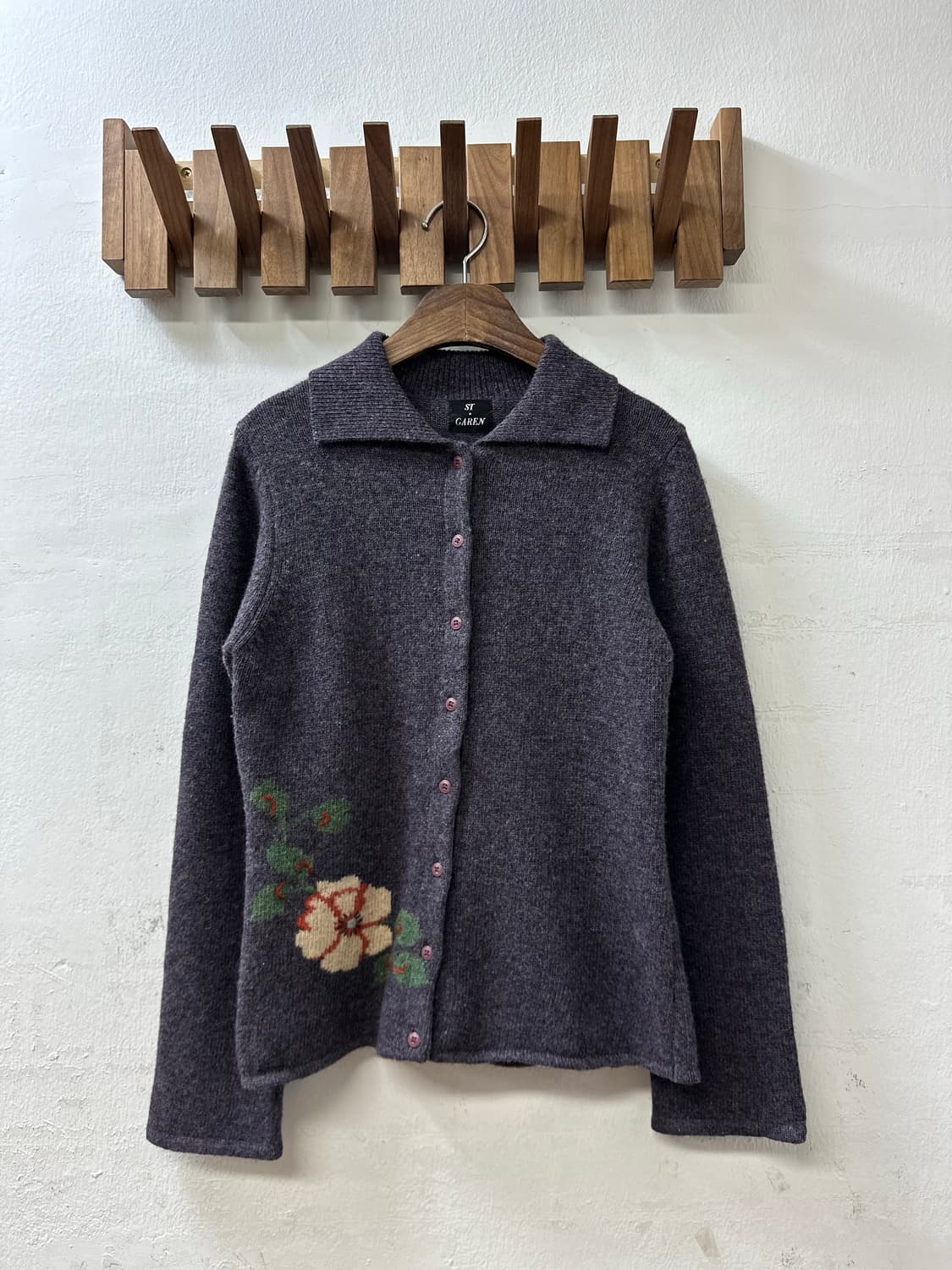 일본빈티지 울100% 플라워 포인트 카라 니트 가디건 상품이미지1