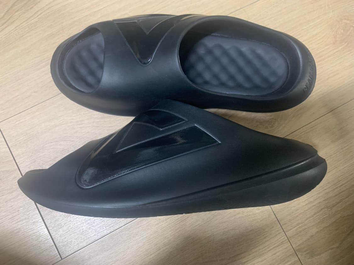 피크스포츠 미사용 슬라이드 슬리퍼 판매 합니다 상품이미지9