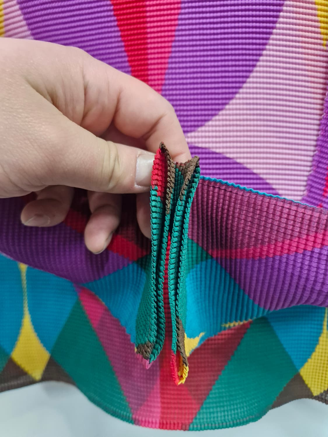 90-95M/55-66 미 이세이미야케  패턴 폴라넥 긴팔티셔츠. 상품이미지4