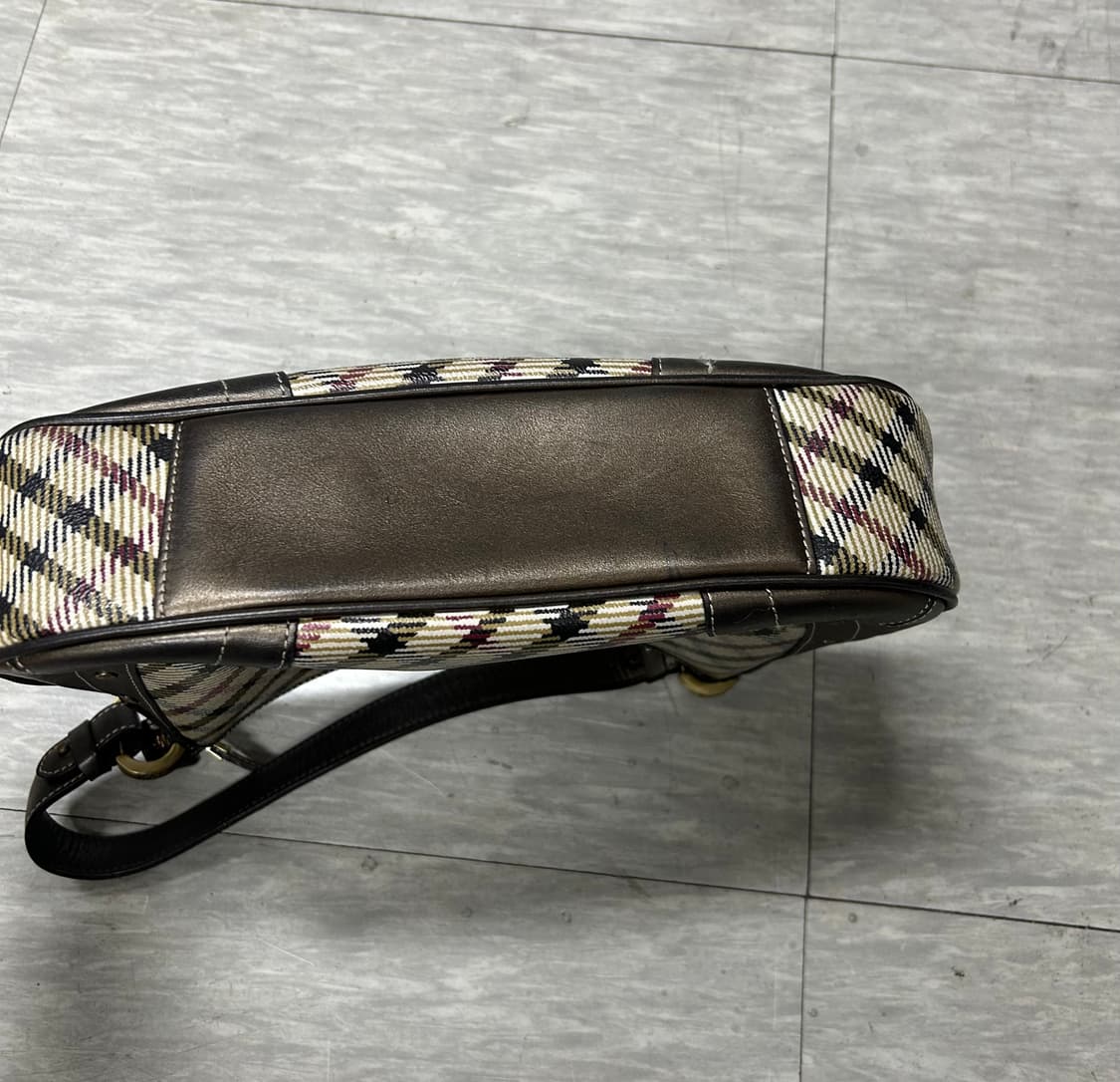 닥스 체크무늬 숄더백 상품이미지4