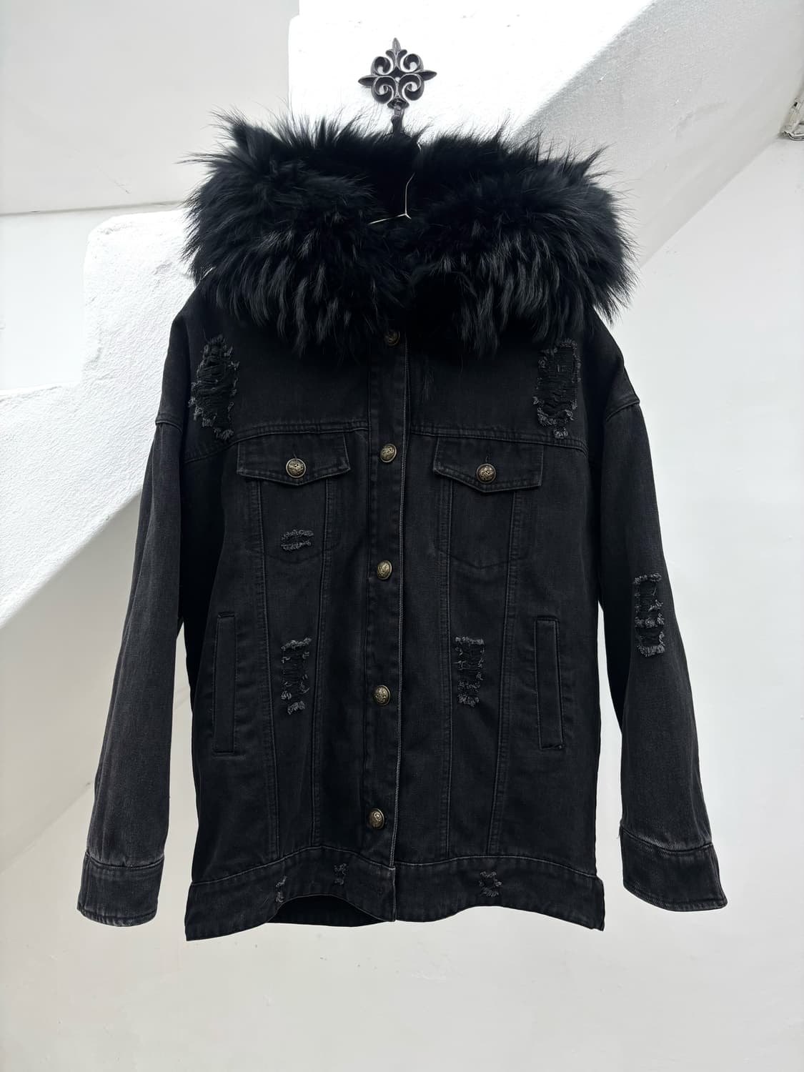 Fur trimmed distressed denim jacket  상품이미지6
