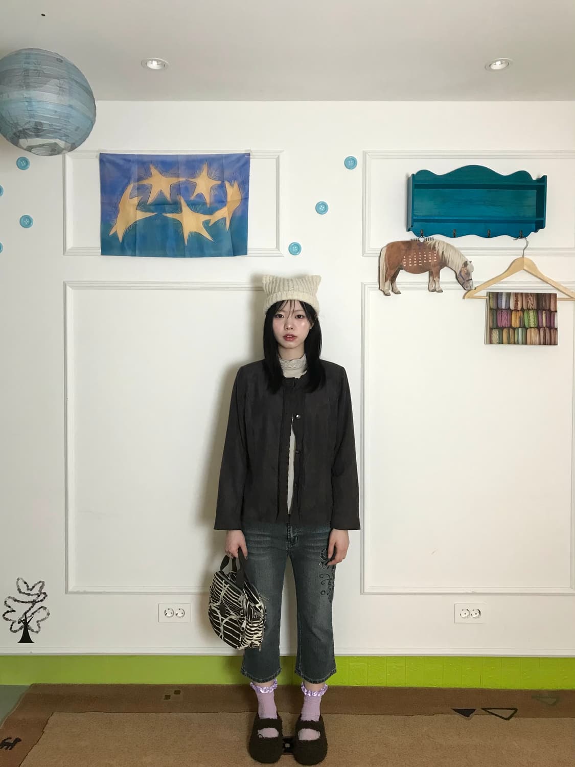 브라운 자켓+레이스 목폴라+자수데님 코디셋. 차분한 무드 상품이미지2