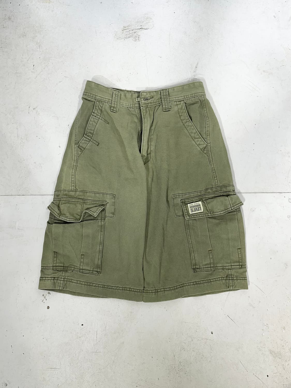 리바이스 와이드 버뮤다 카키 카고 팬츠 반바지  상품이미지4