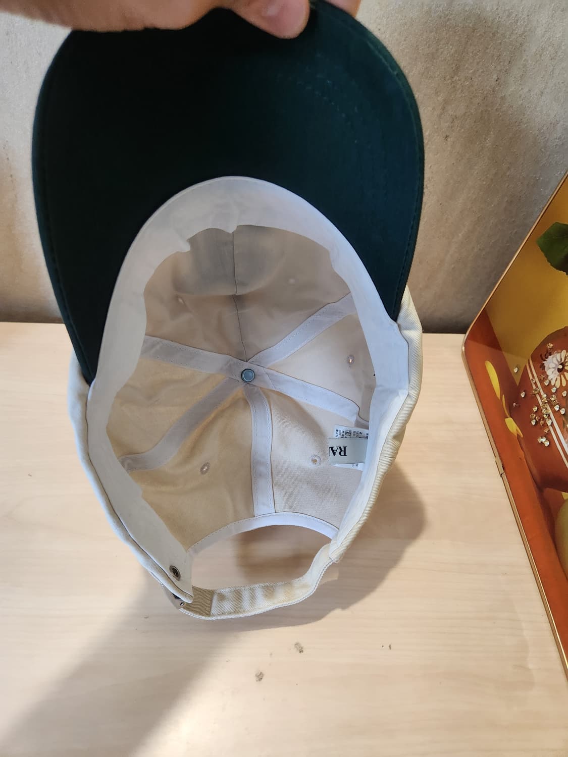 RAIVE 스튜디오 로고 볼캡 🧢 화이트✕그린 빈티지 무드 상품이미지10
