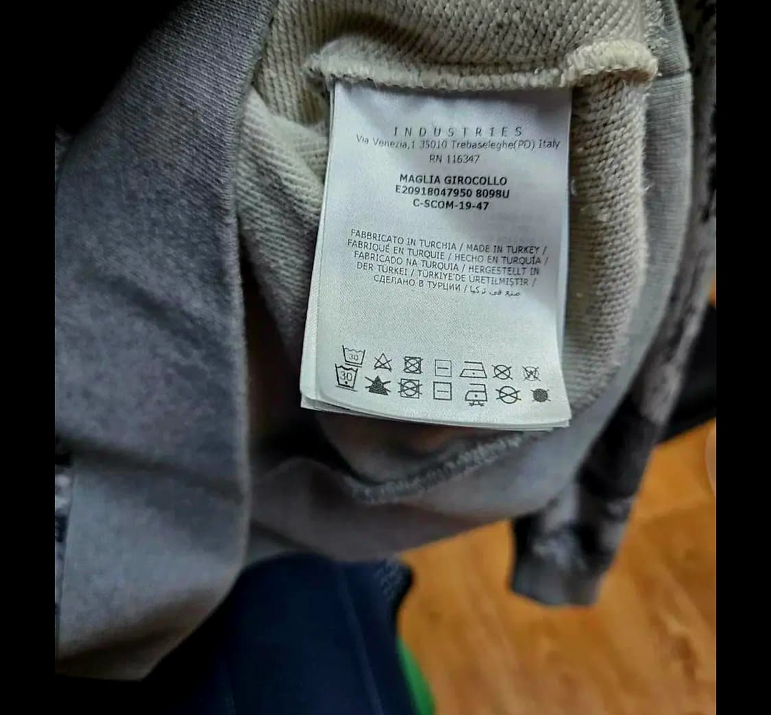 몽클레어 남성용 그레이 맨투맨  정품 팝니다 상품이미지5