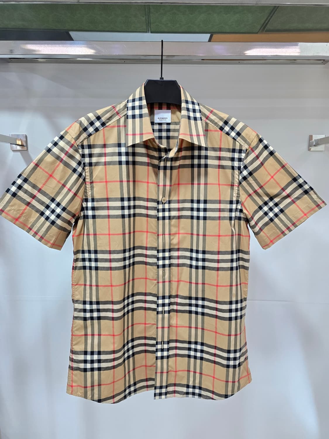 [정품/새상품] 버버리 반팔 남자 셔츠 S 상품이미지1