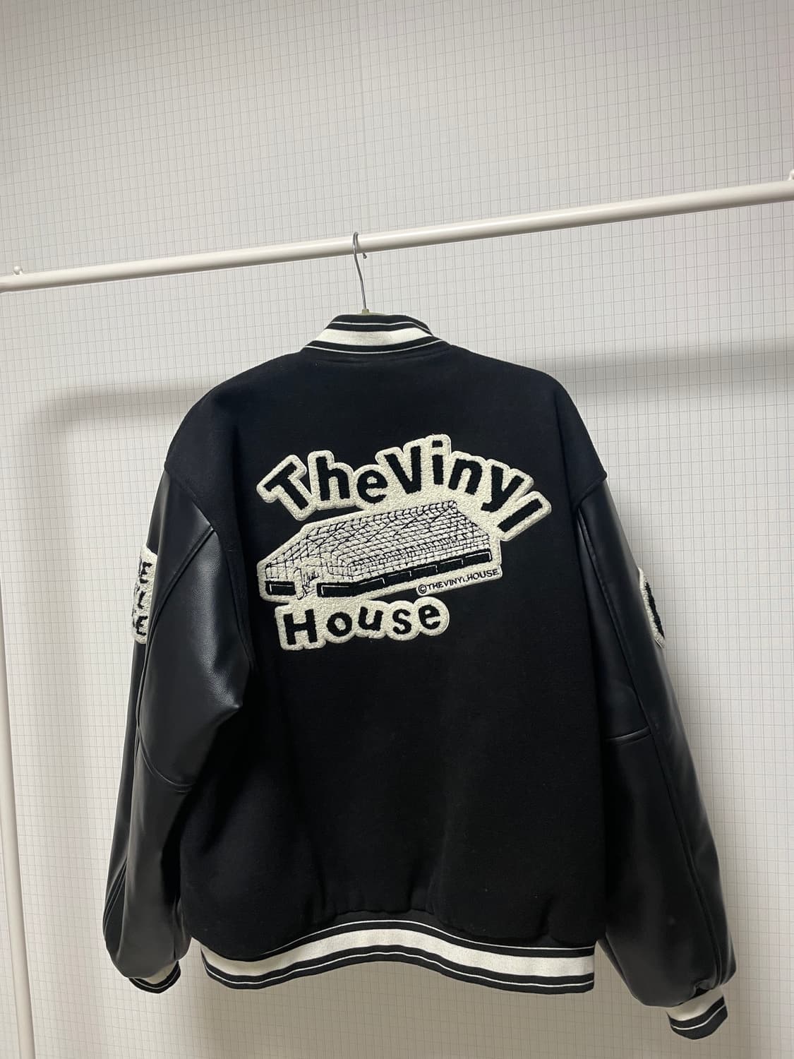 더 바이닐 하우스 상품이미지2