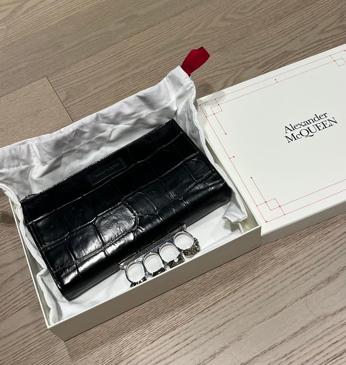 알렉산더맥퀸 너클 클러치 상품이미지1