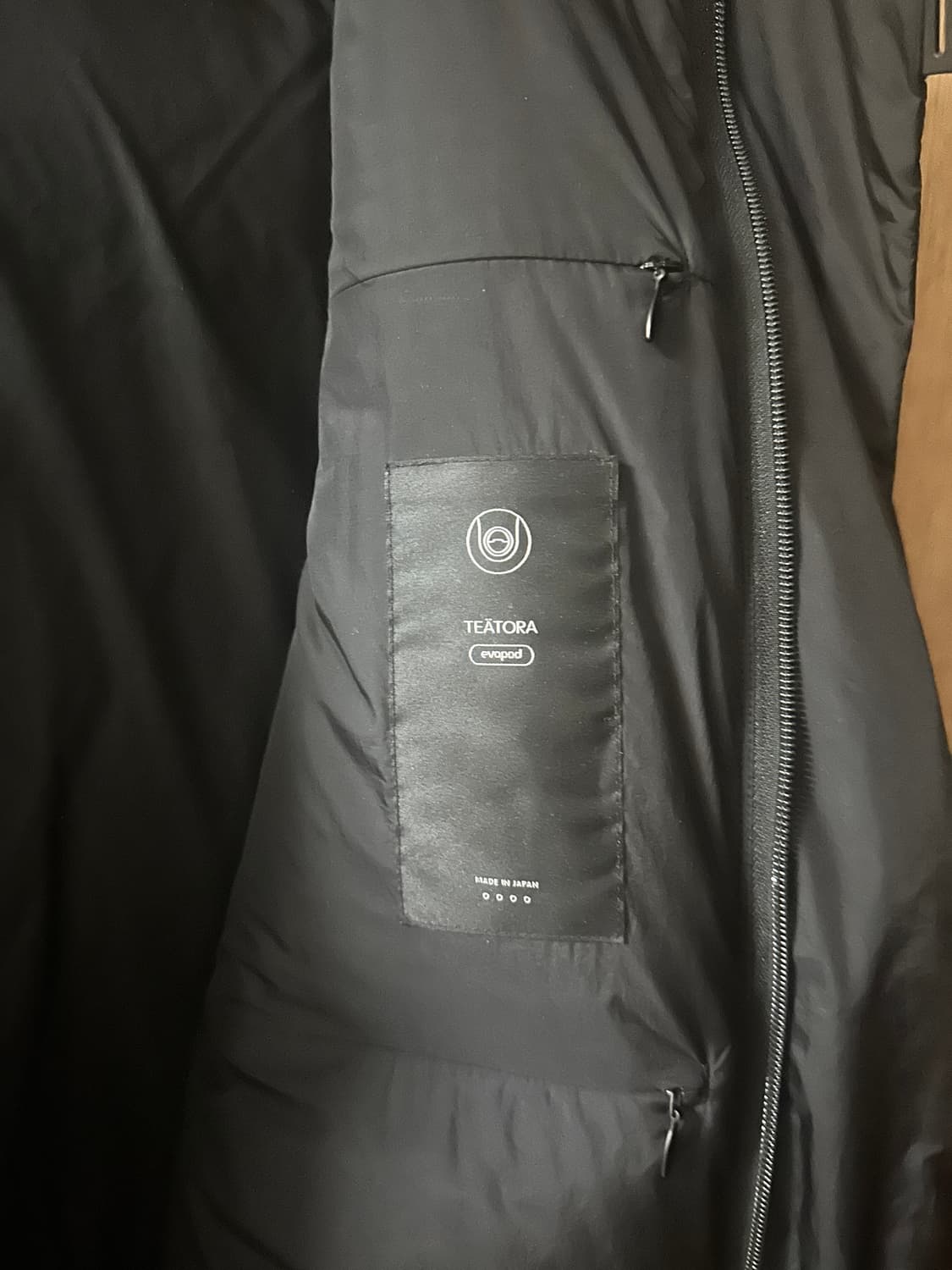 테아토라 수베니어 헌터 에바포드 블랙 4사이즈 패딩 상품이미지2