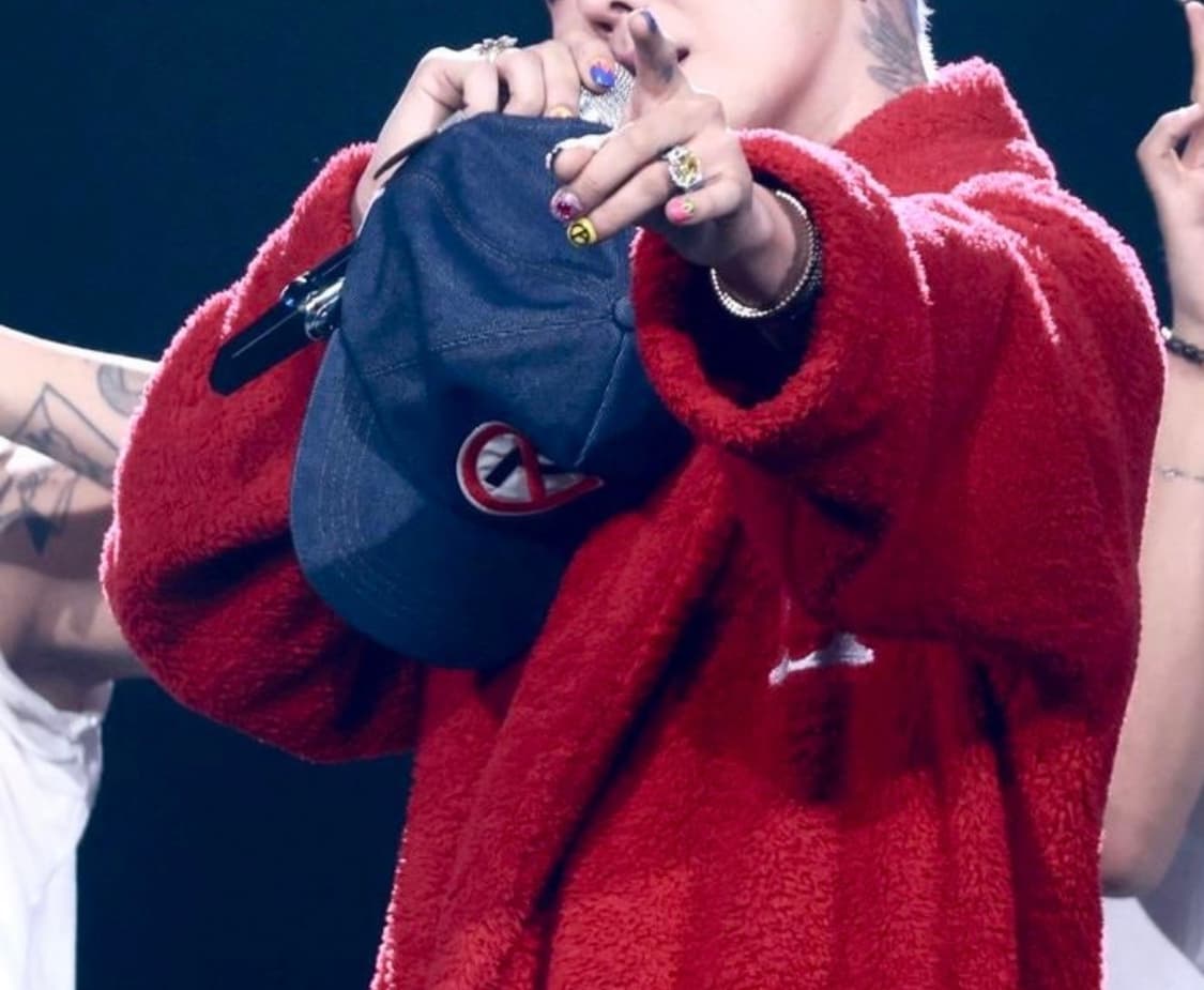 지드래곤 2025 위버멘쉬 투어 굿즈 로브  상품이미지1