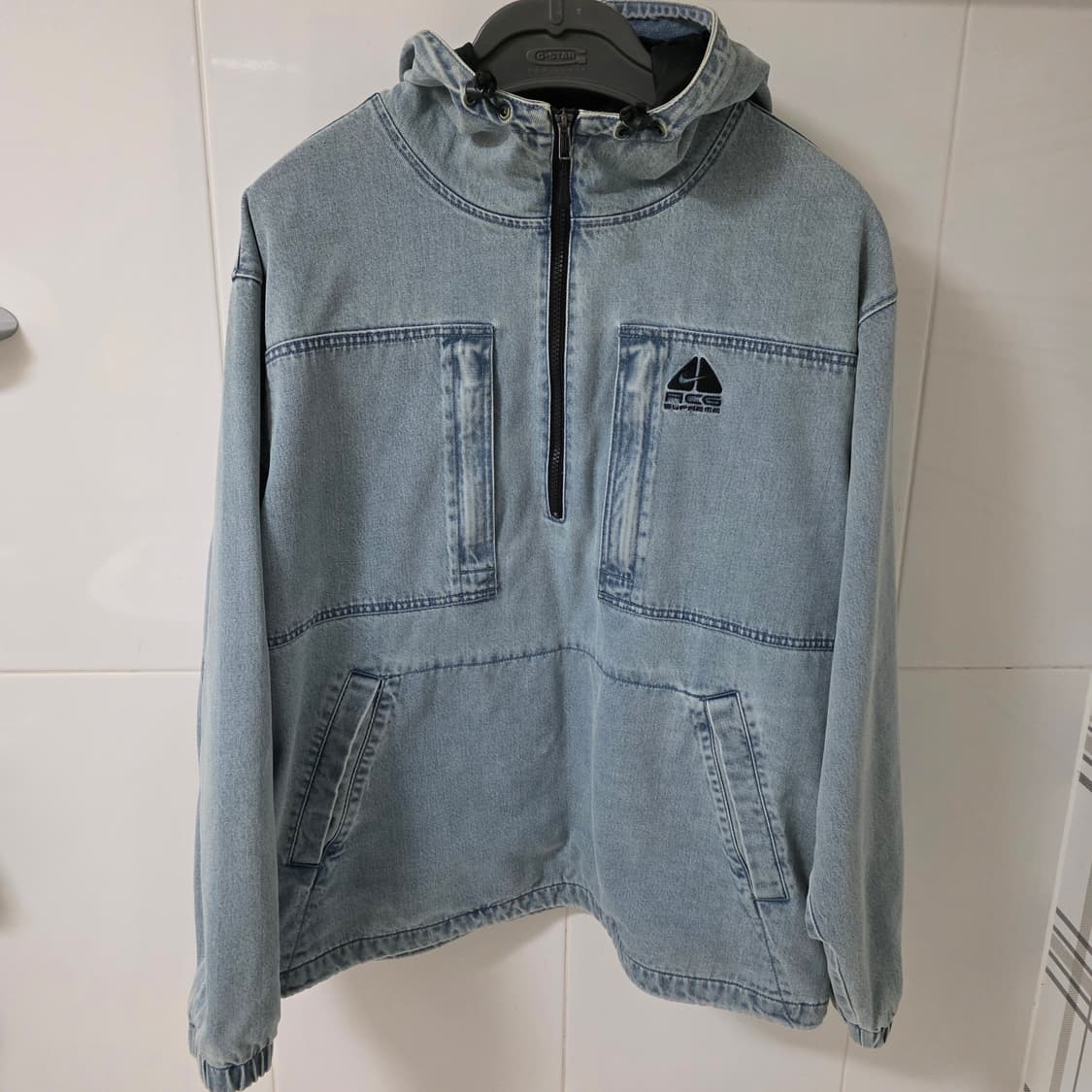 슈프림 x 나이키 ACG 데님 풀오버 워시드 블루 상품이미지1