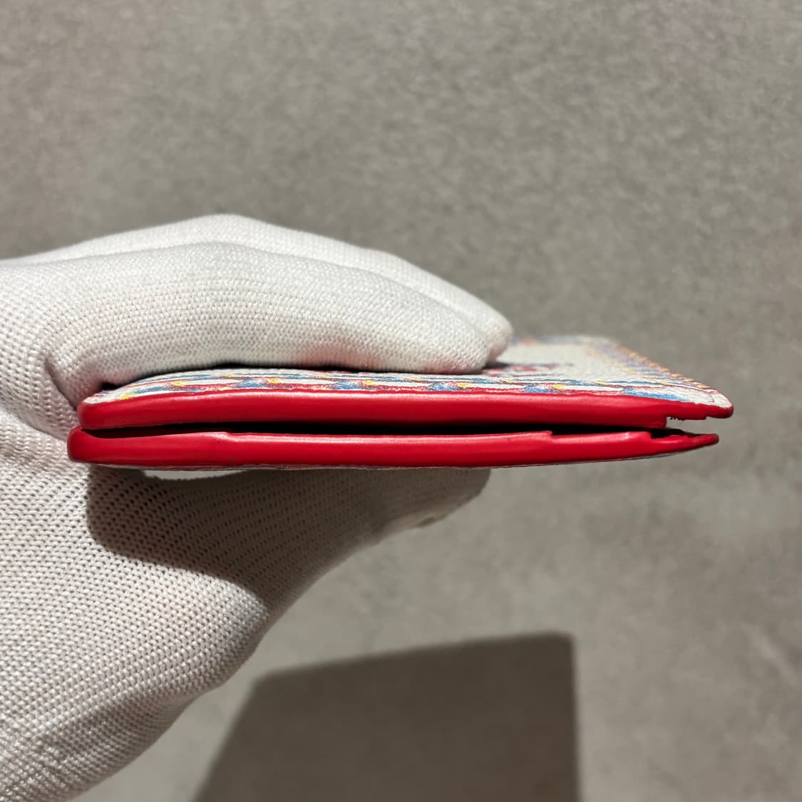  루이비통 다미에 스프레이 반지갑

 상품이미지5