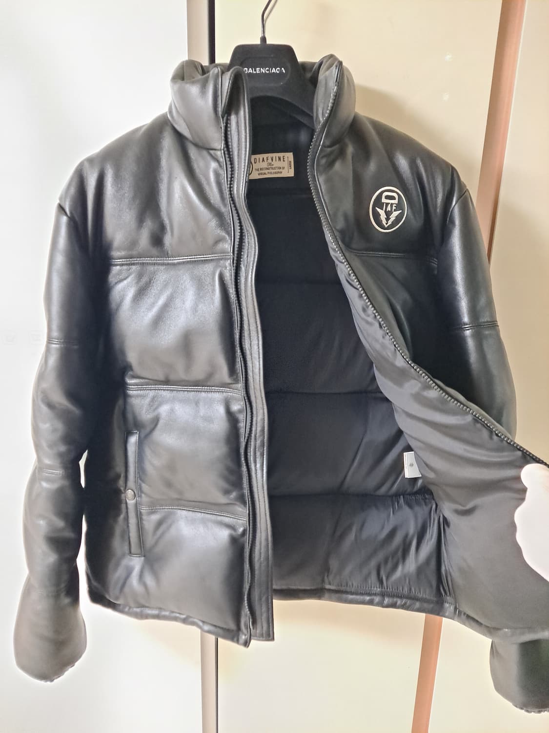 DIAFVINE 디아프바인 - 양가죽 램스킨 헤비 덕다운 패딩 상품이미지8