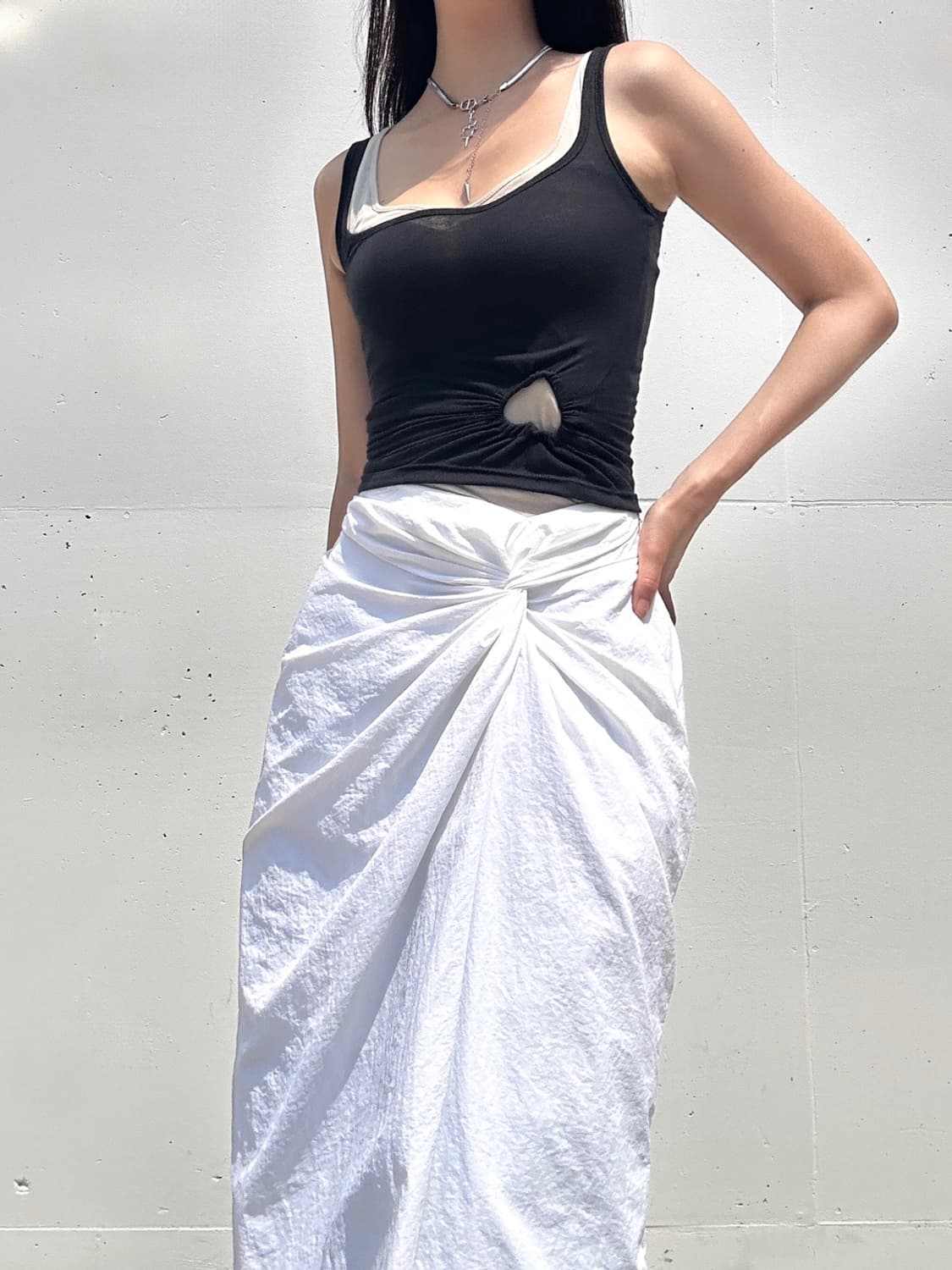 Mini heart sleeveless / black 상품이미지1