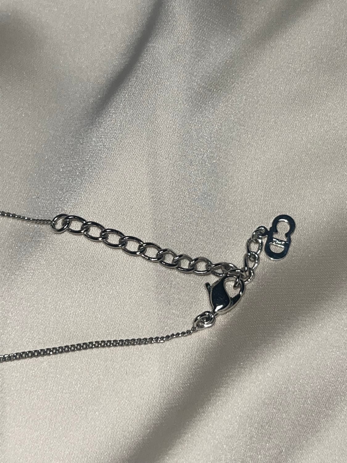 Dior 디올 하트 로고 참 목걸이 상품이미지8