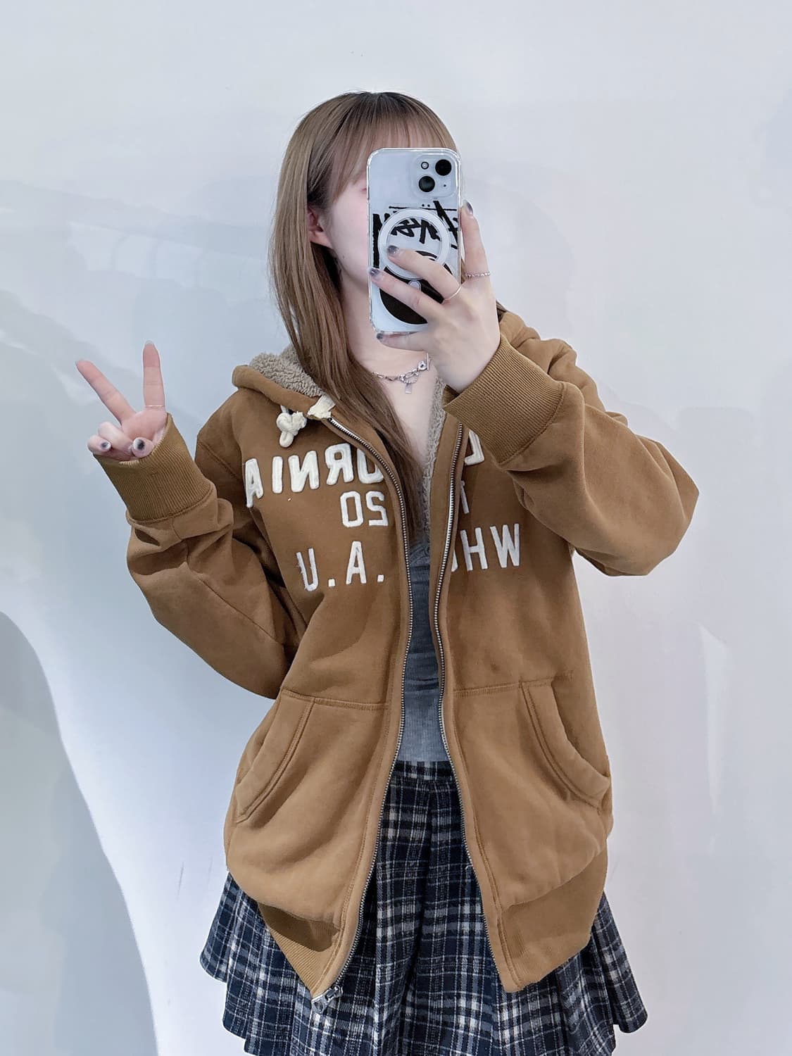 후아유 카멜 빅로고 양털 후드집업 상품이미지3