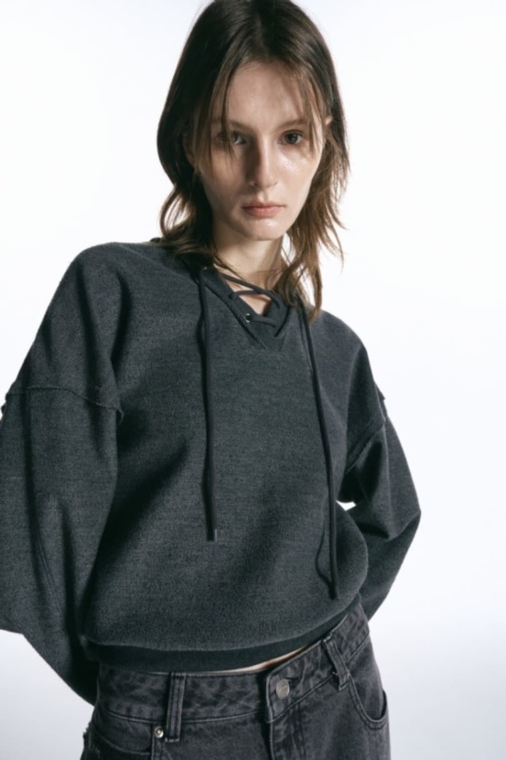 인사일런스 우먼 레이스업 스웨트셔츠 맨투맨 챠콜 s 상품이미지3