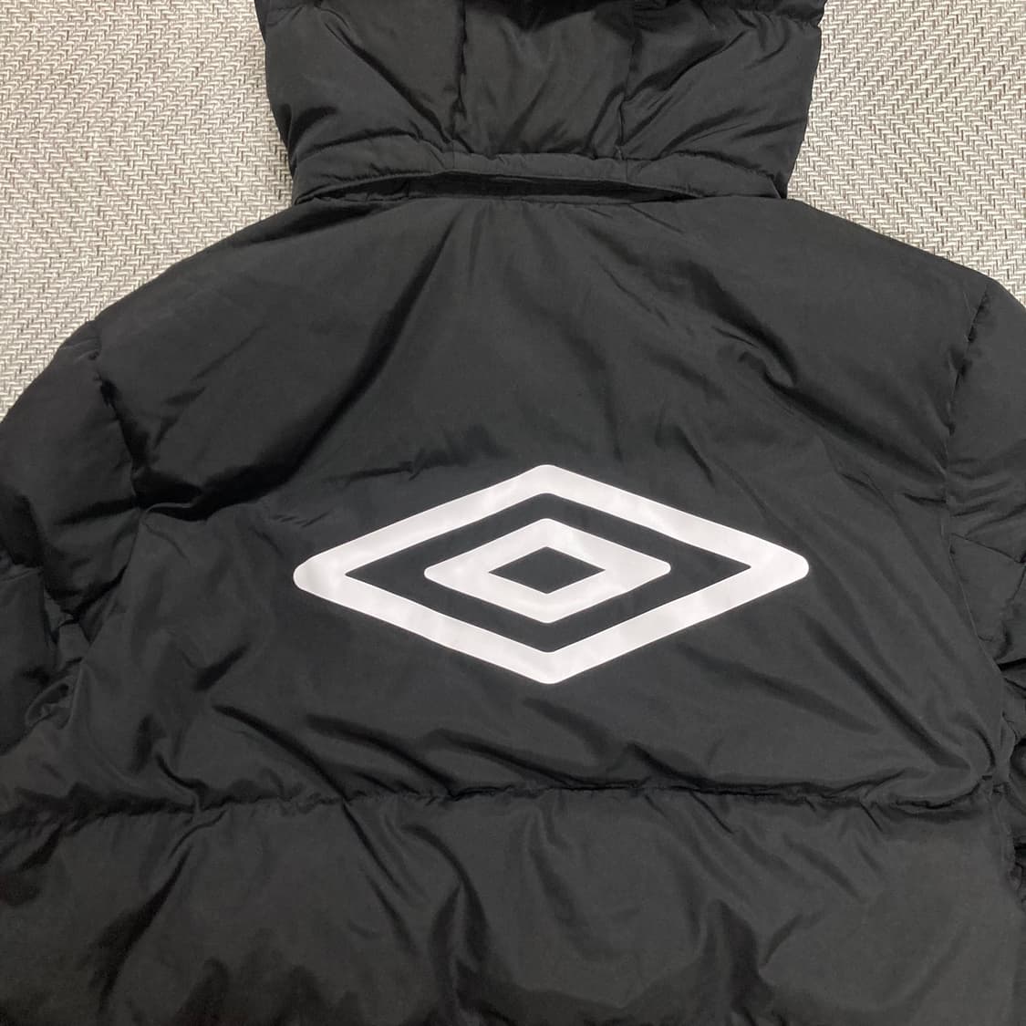 (100)엄브로 블랙 덕다운 롱패딩  상품이미지4