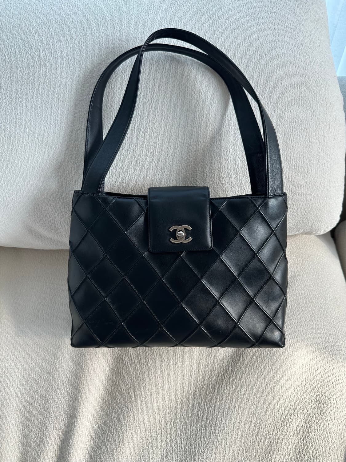 CHANEL 샤넬 빈티지 스티치 숄더백(6번대) 상품이미지1