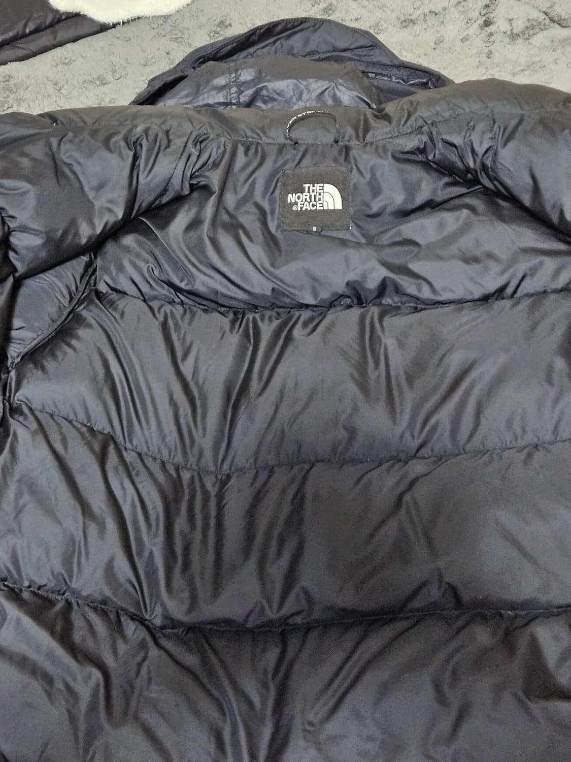 노스페이스 블랙 패딩 상품이미지2