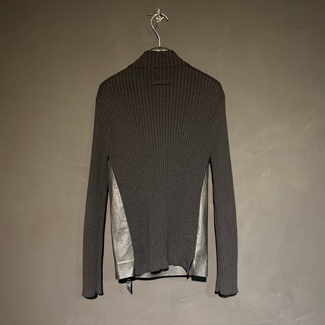 장 폴 고티에 사선 레더 집업 상품이미지4