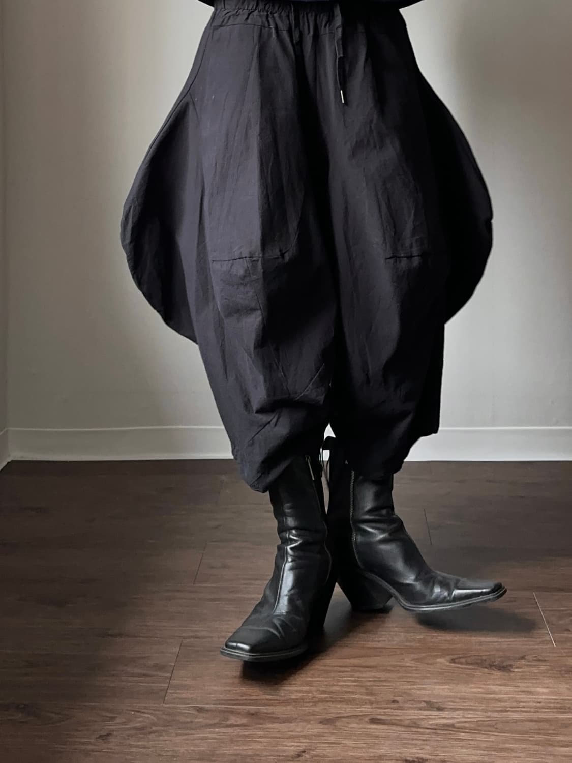 볼륨 커브드 사루엘 팬츠 상품이미지1