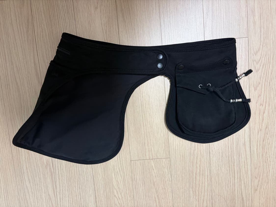 SUEDE BELT BAG BLACK 상품이미지2