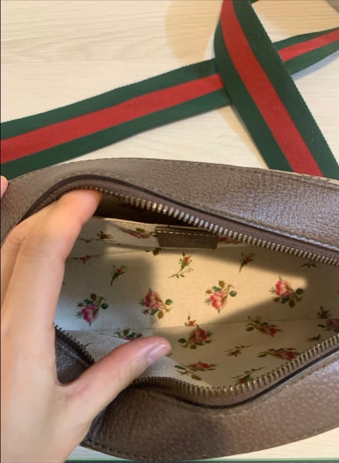 구찌 네오 빈티지 GG 수프림 메신저 백 상품이미지3