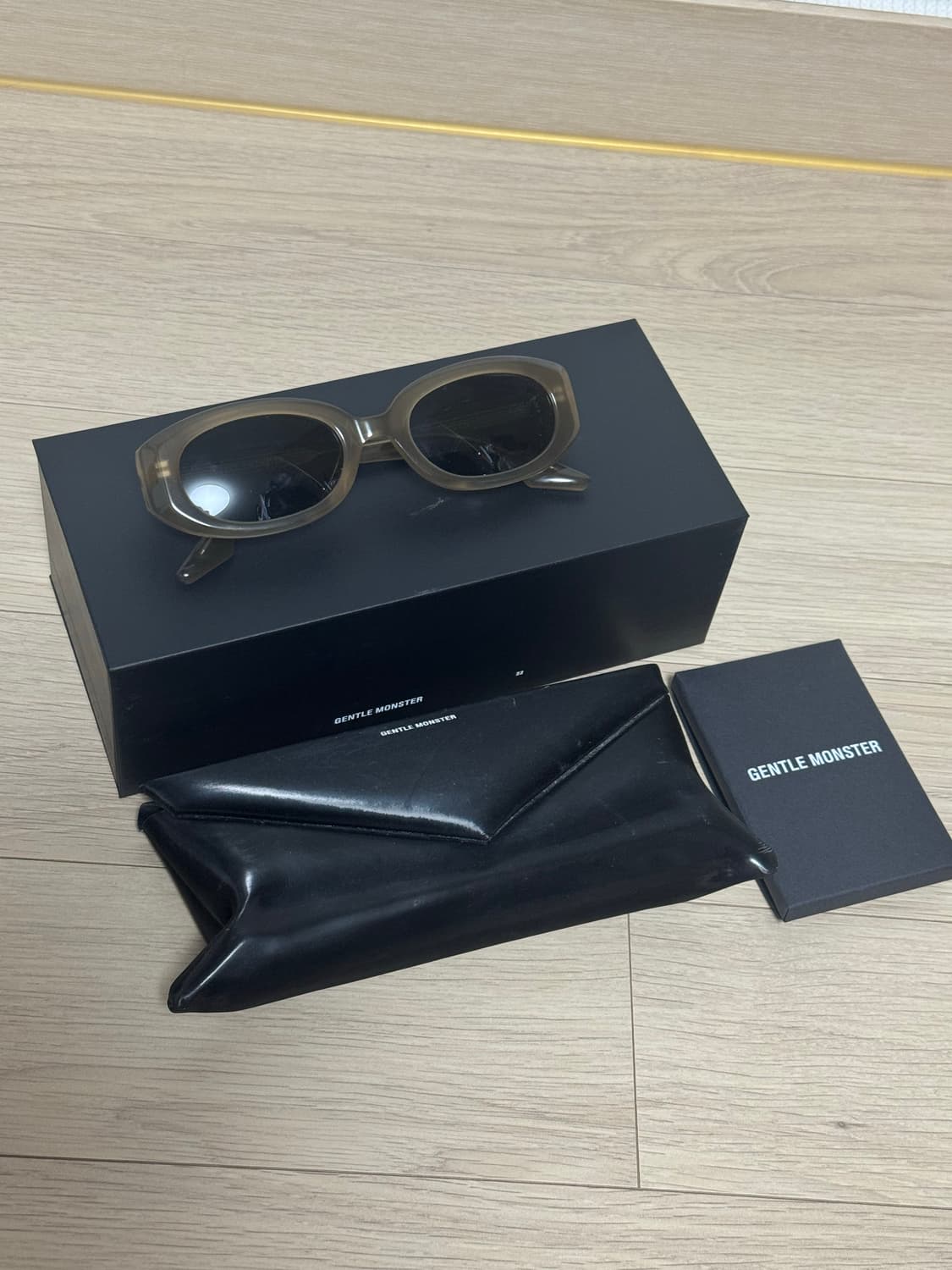 젠틀몬스터 OTO 상품이미지1