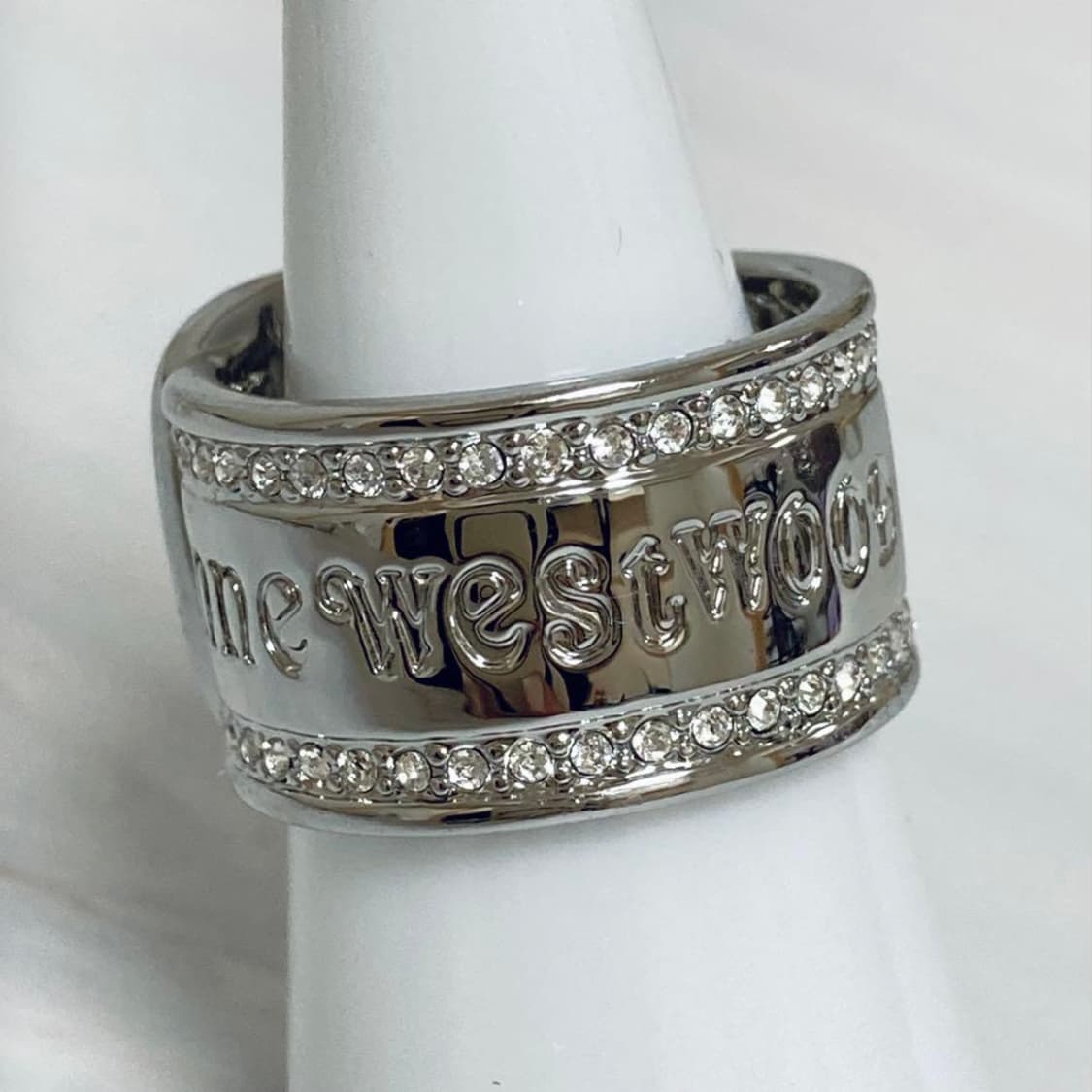 비비안웨스트우드 아카이브 레터링 로고 각인 화이트 크리스탈 벨트링 반지 상품이미지2