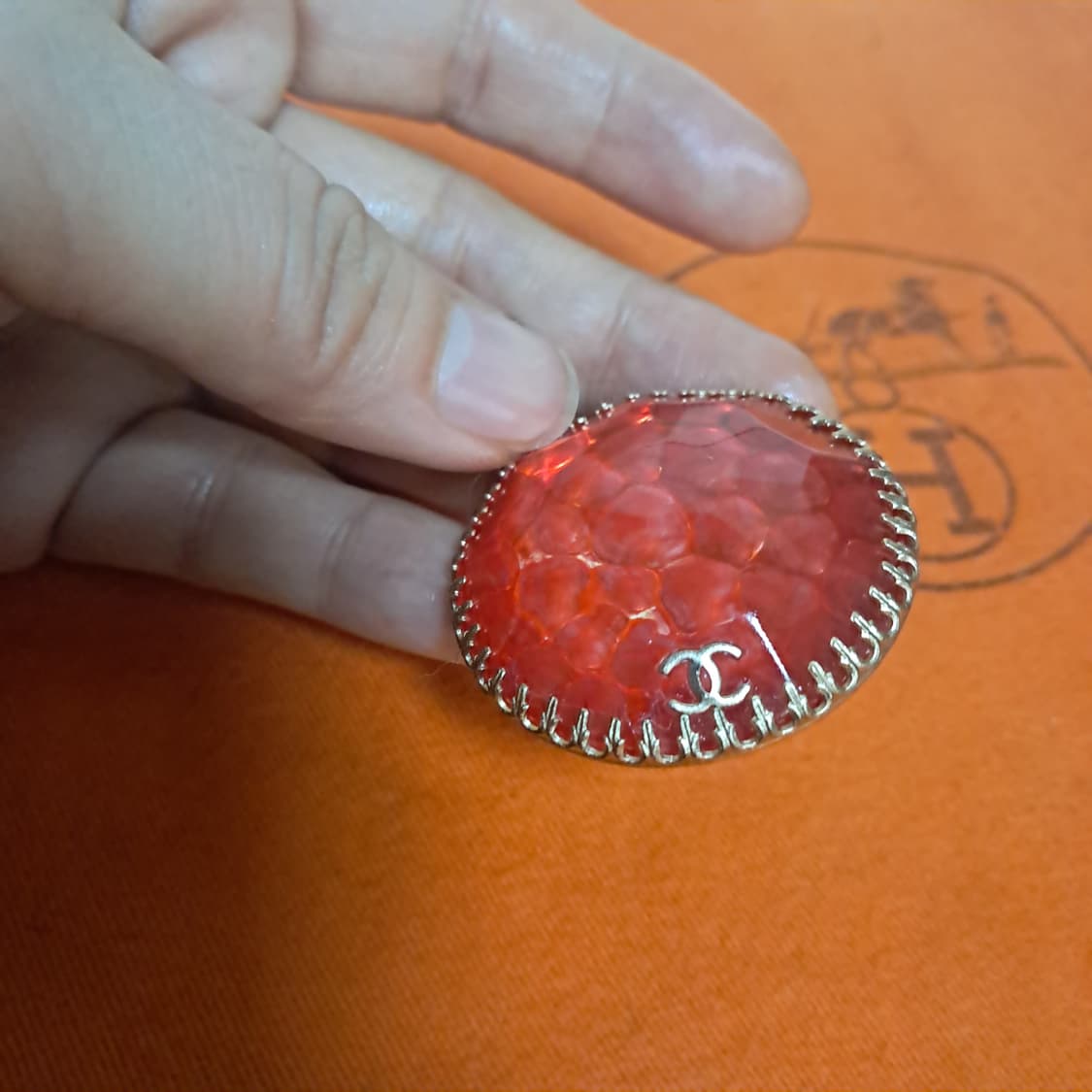 샤넬 정품 레드 브로치 상품이미지2