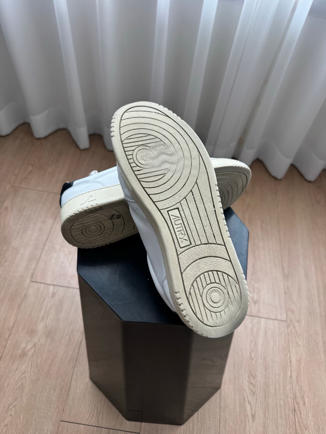 (촬영소품) 280 오트리 메달리스트 화이트 블랙힐탭 상품이미지5