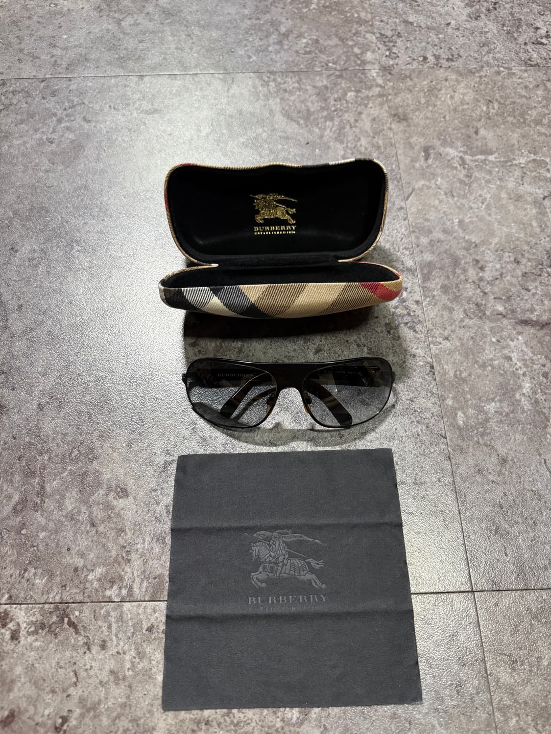 버버리 선글라스 풀박스 상품이미지6