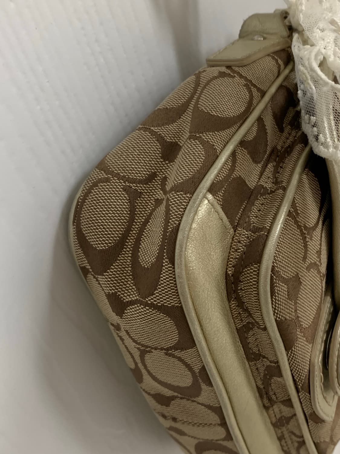 Coach gold mini bag 상품이미지5