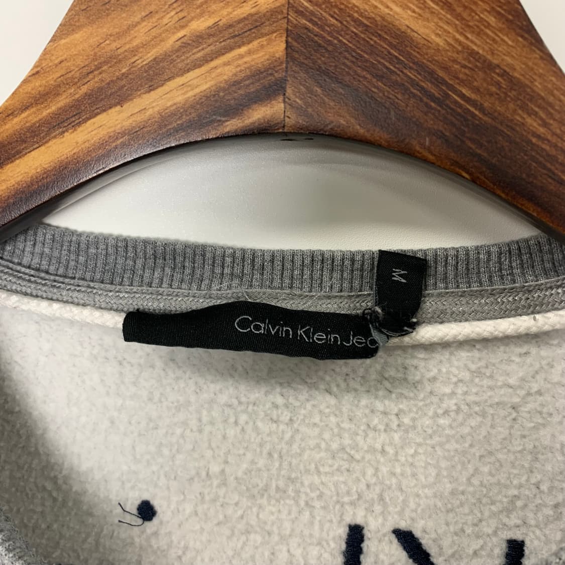 캘빈클라인 스펠아웃 그레이 맨투맨  상품이미지8