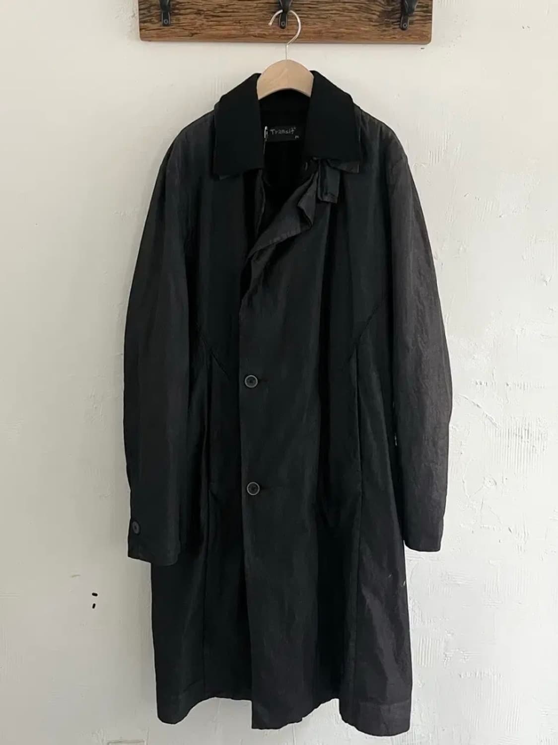 TRANSIT 트랜짓 블랙 컬러 더블 트렌치 롱 코트 상품이미지1