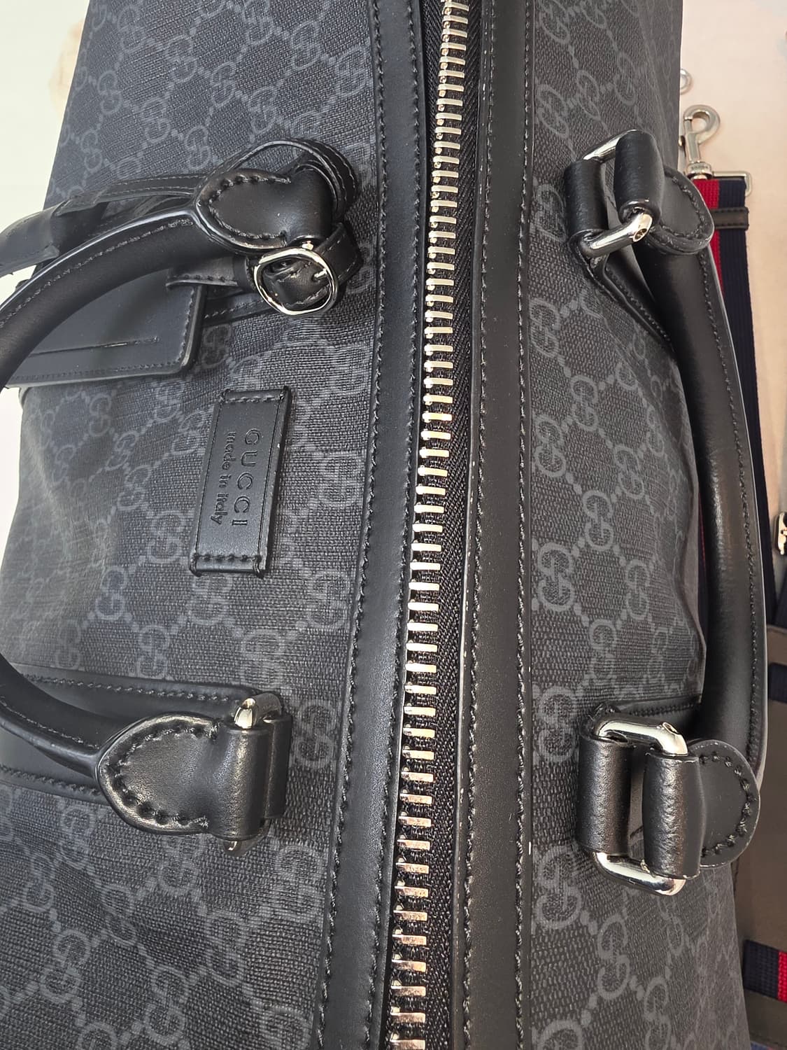 구찌 GG 수프림 캐리온 더플백 새상품급 상품이미지3