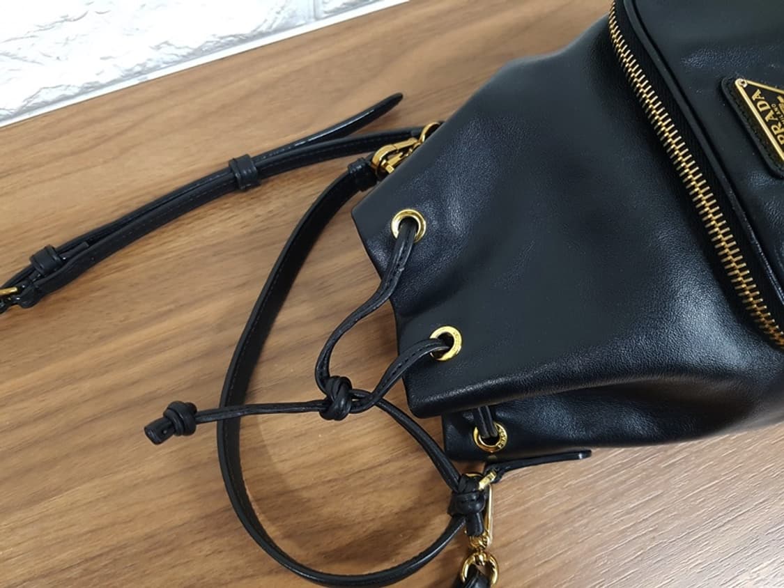 프라다 버킷백 (정품 가죽. 토트백&크로스백)  상품이미지8