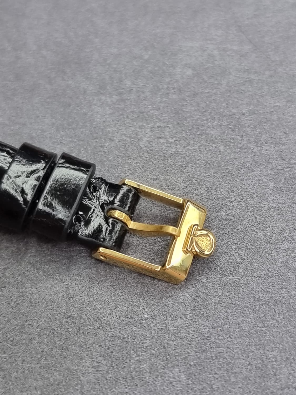 오메가 제네브 빈티지 오벌 샴페인 선레이 다이얼 수동 여성시계 상품이미지5