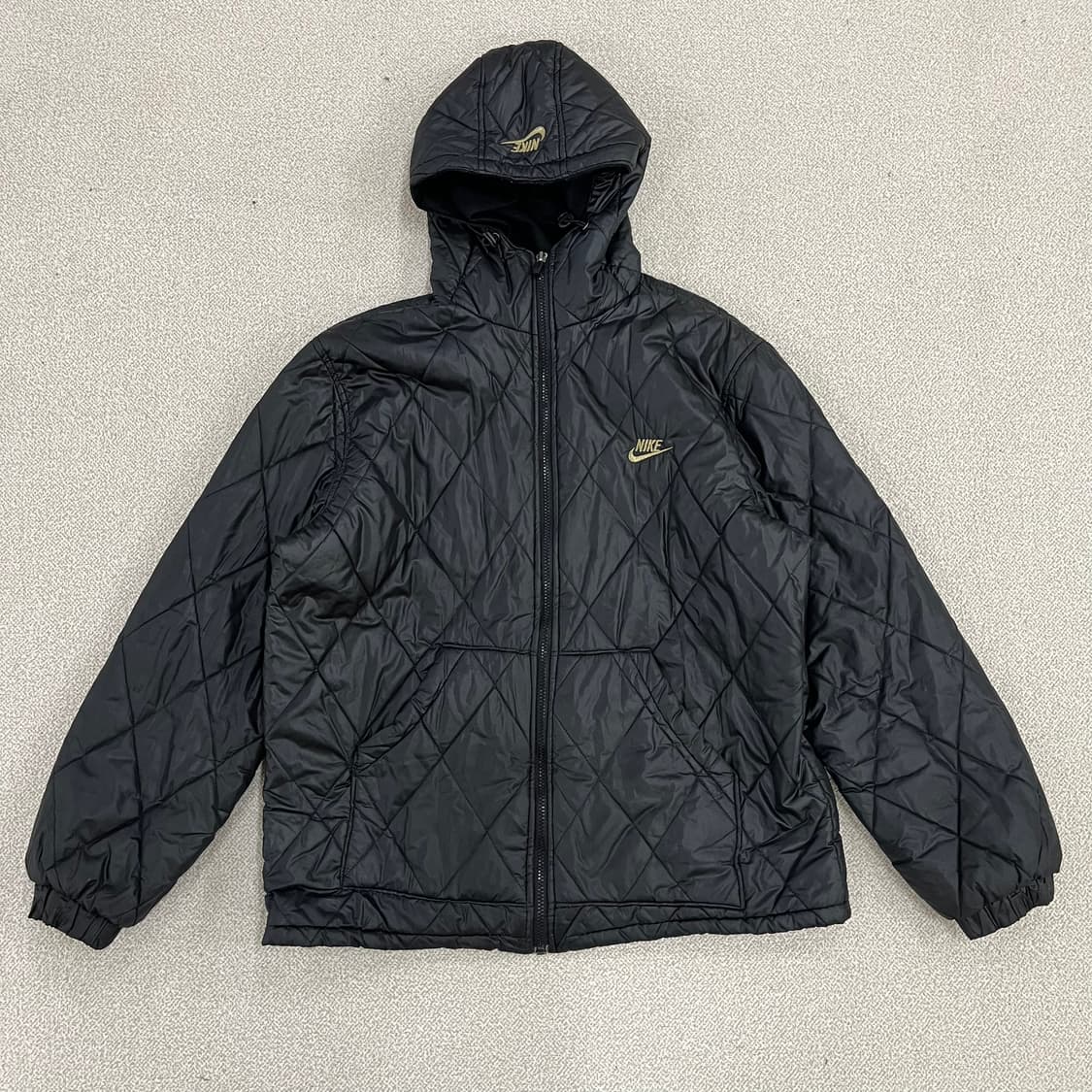 [XL] 나이키 올드스쿨 금색 로고 퀄팅 경량 패딩 자켓 0106M1 상품이미지1