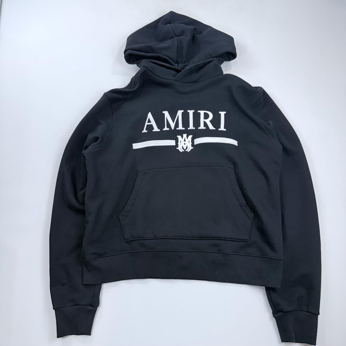 아미리 자수로고 후드티 블랙 상품이미지1