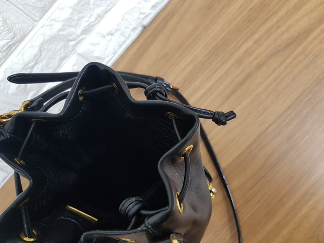 프라다 버킷백 (정품 가죽. 토트백&크로스백)  상품이미지9