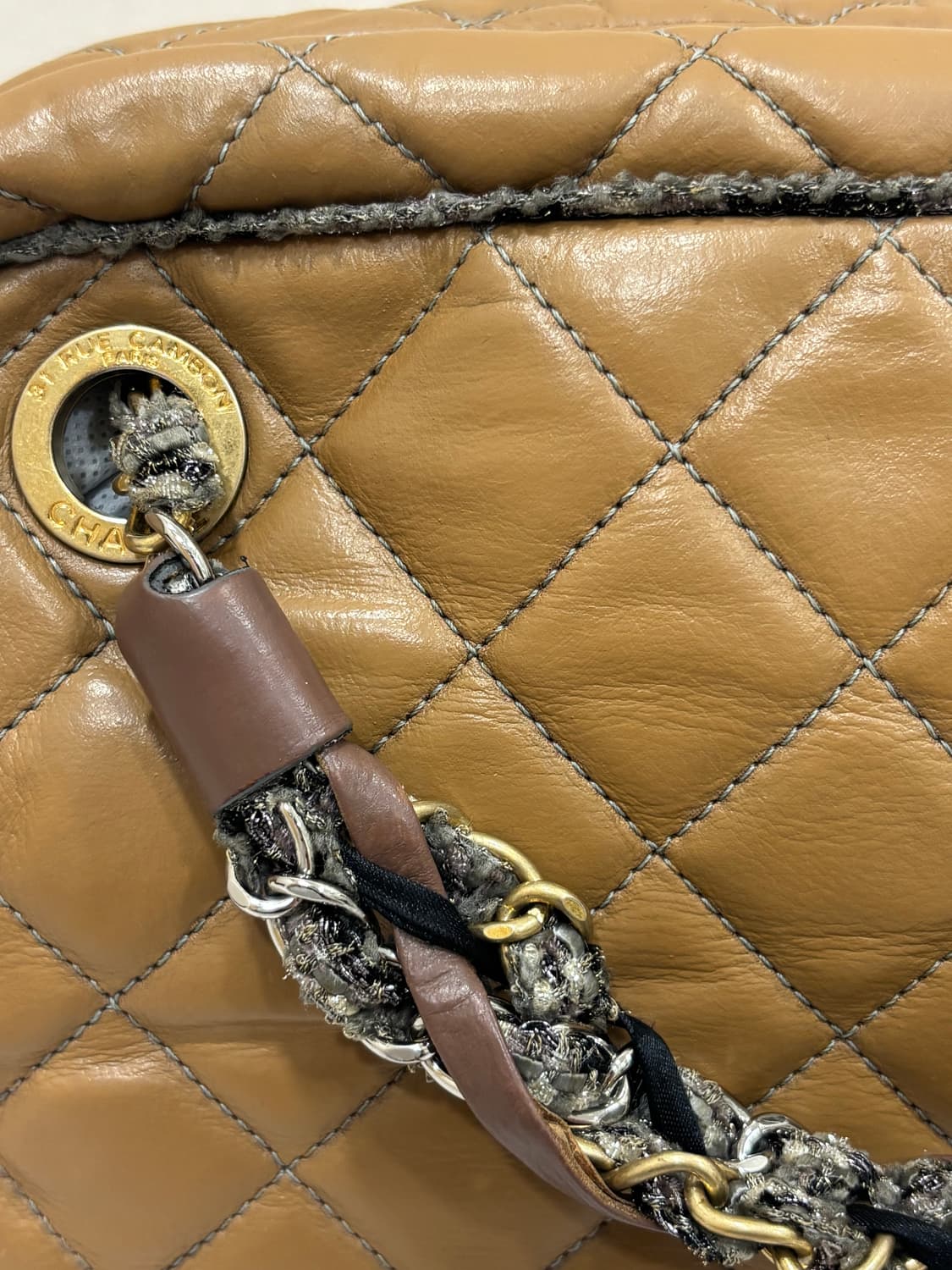 샤넬 카프스킨 트위디 숄더백 상품이미지4