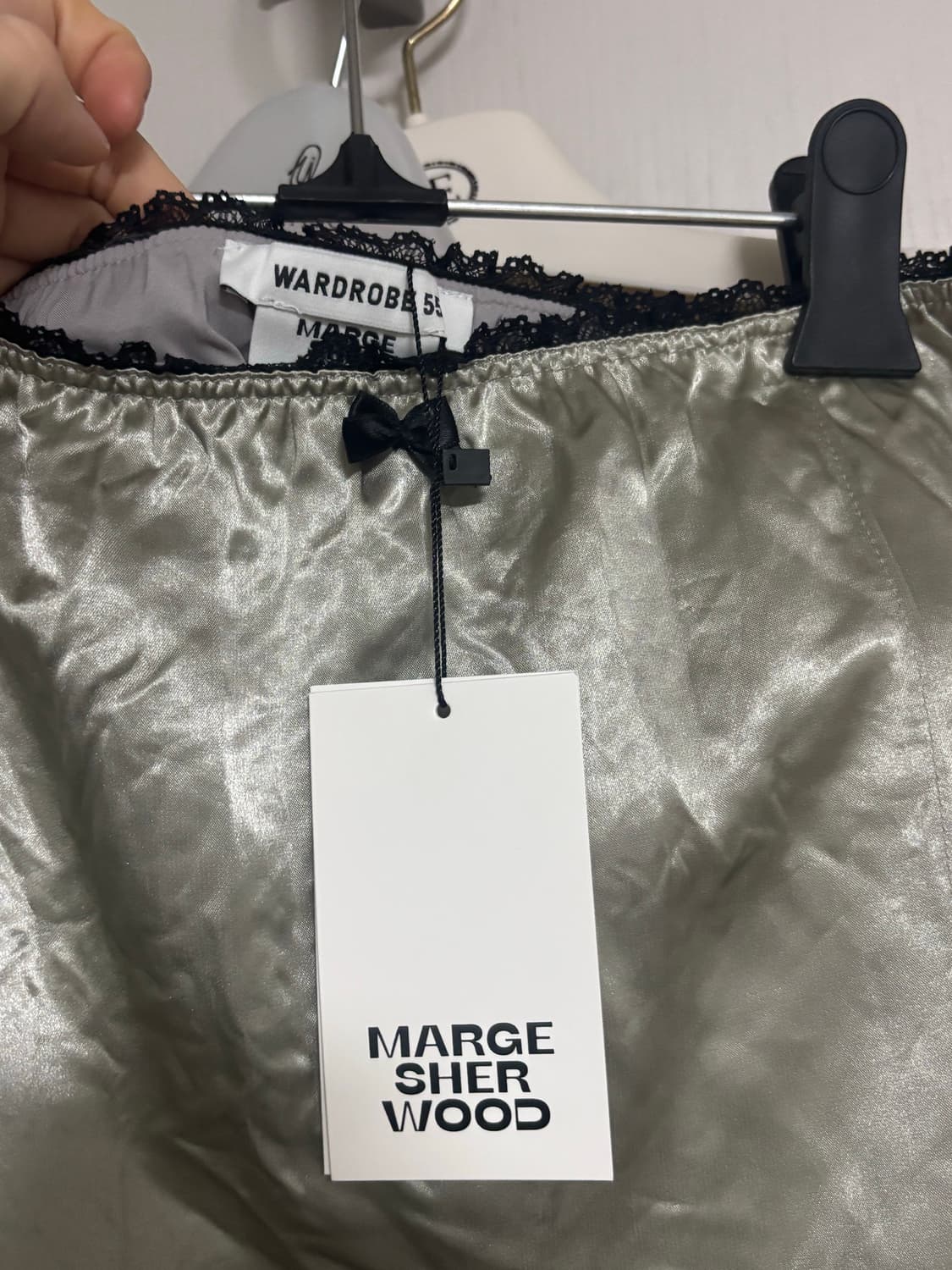 마지셔우드 새틴 레이스 미디 스커트 / 정가 159,000 상품이미지5