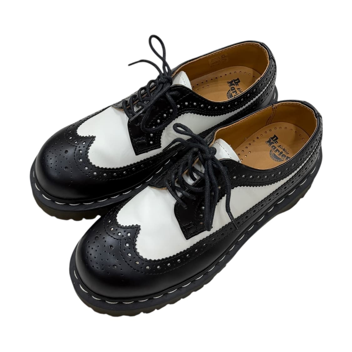 닥터마틴 10458 윙팁 미키마우스 슈즈 블랙 화이트 230 상품이미지2