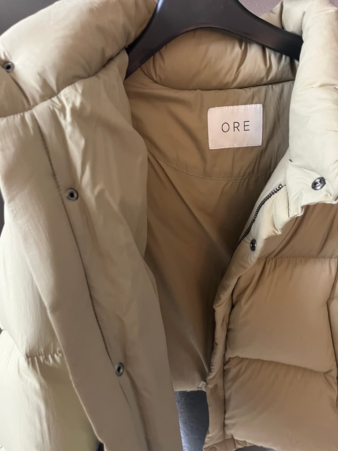 오어 ore 아츄 패딩 올리브 색상 상품이미지6