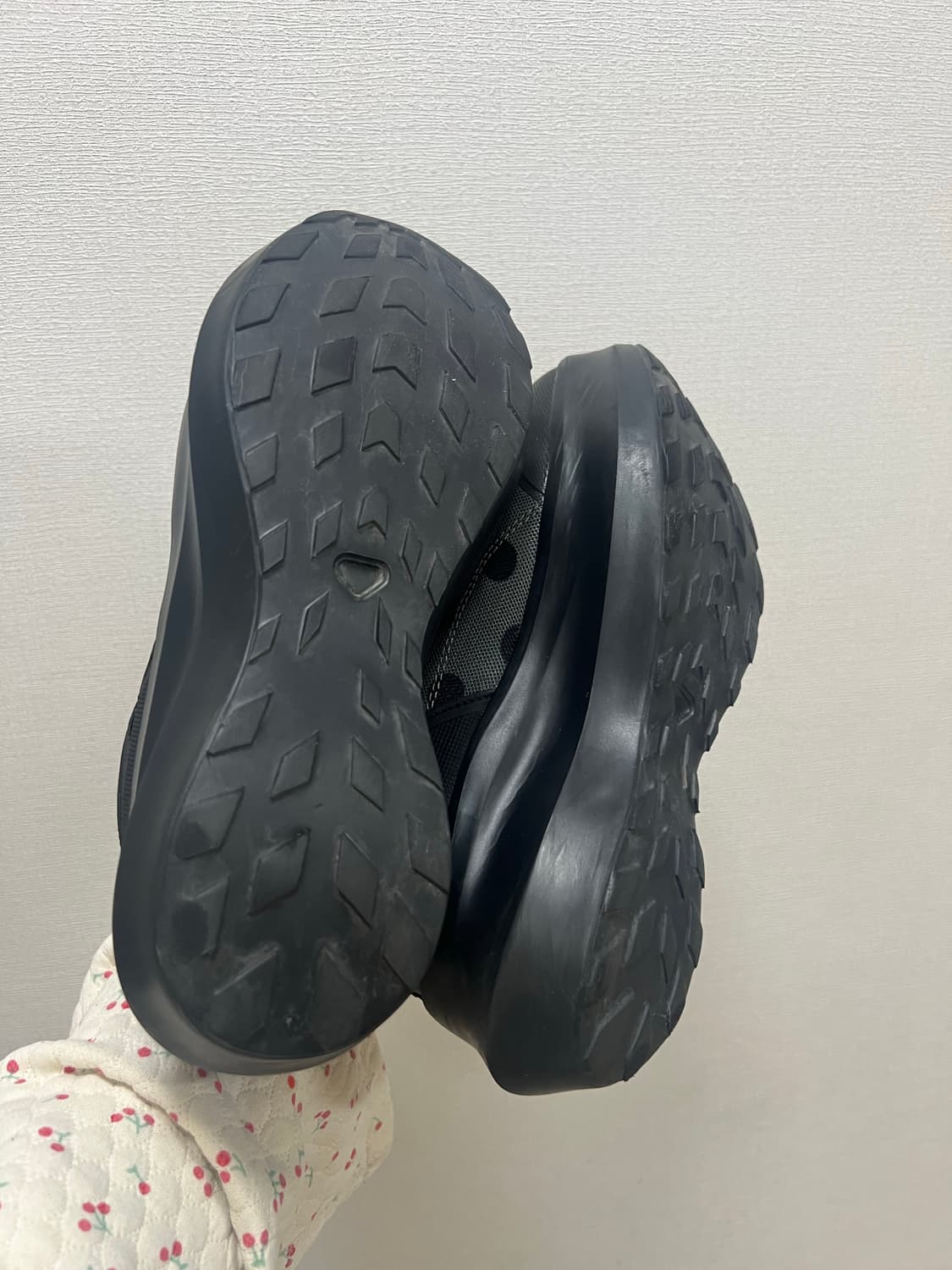 야세 x 송이송이 플랫폼 도트 스니커즈 블랙 상품이미지5