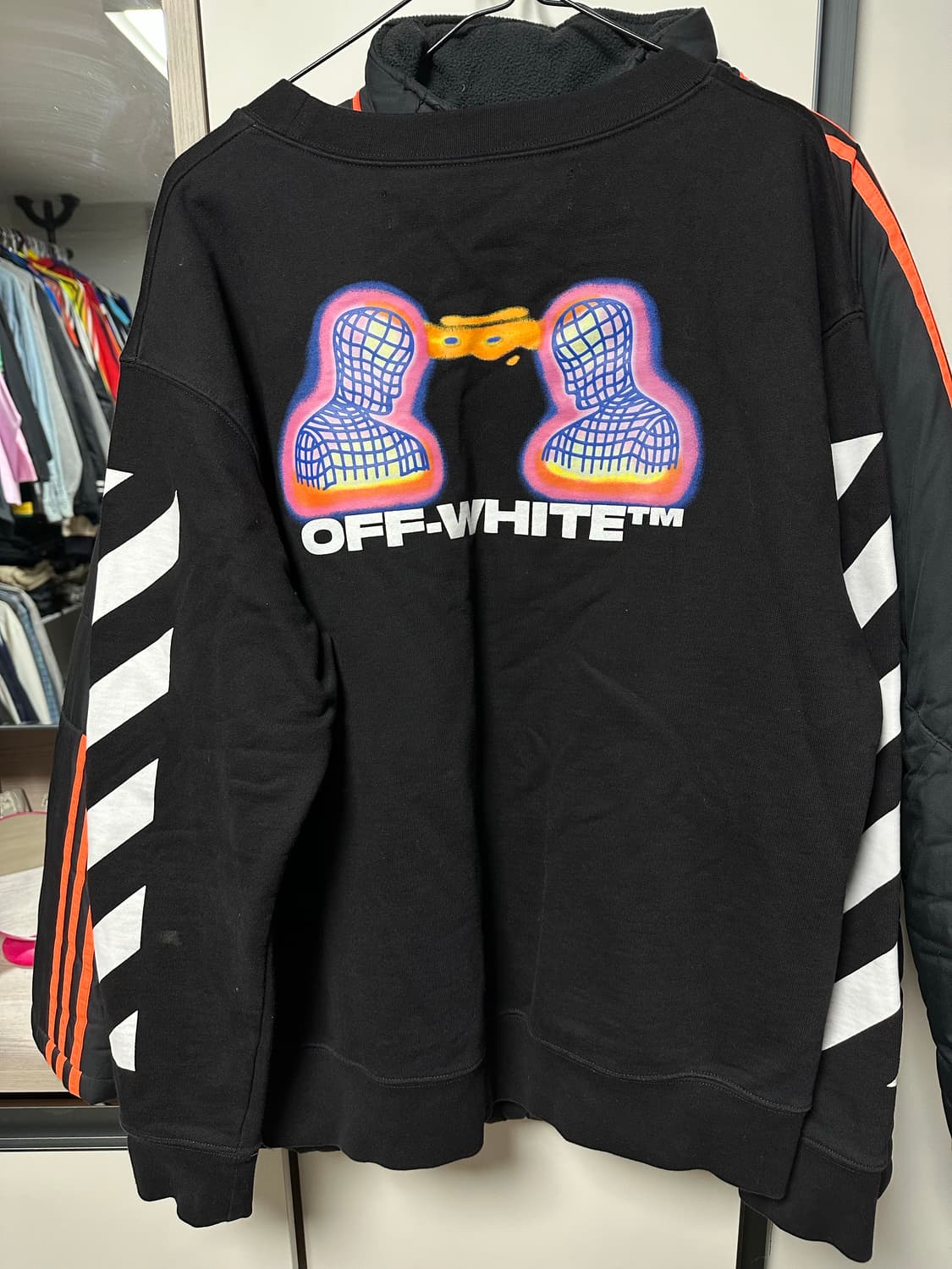 오프화이트 블랙 맨투맨 XL 상품이미지3